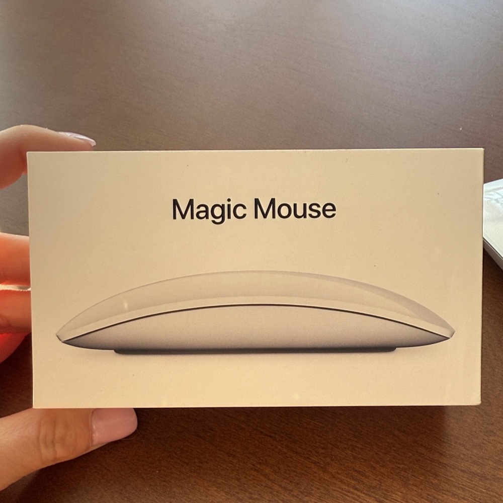 Apple Magic Mouse in White Box